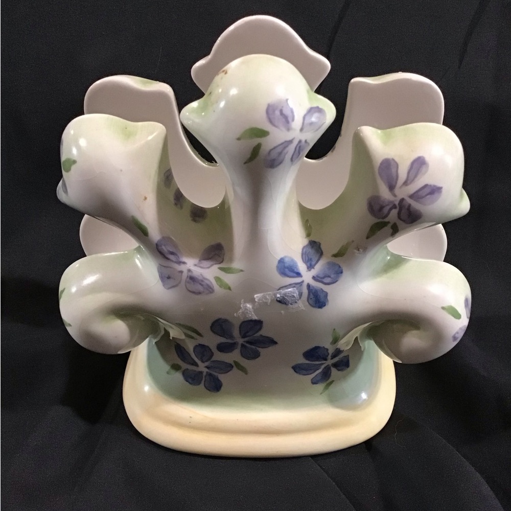 TRACY PORTER HAND PAINTED NAPKIN HOLDER FLOWERS GUC